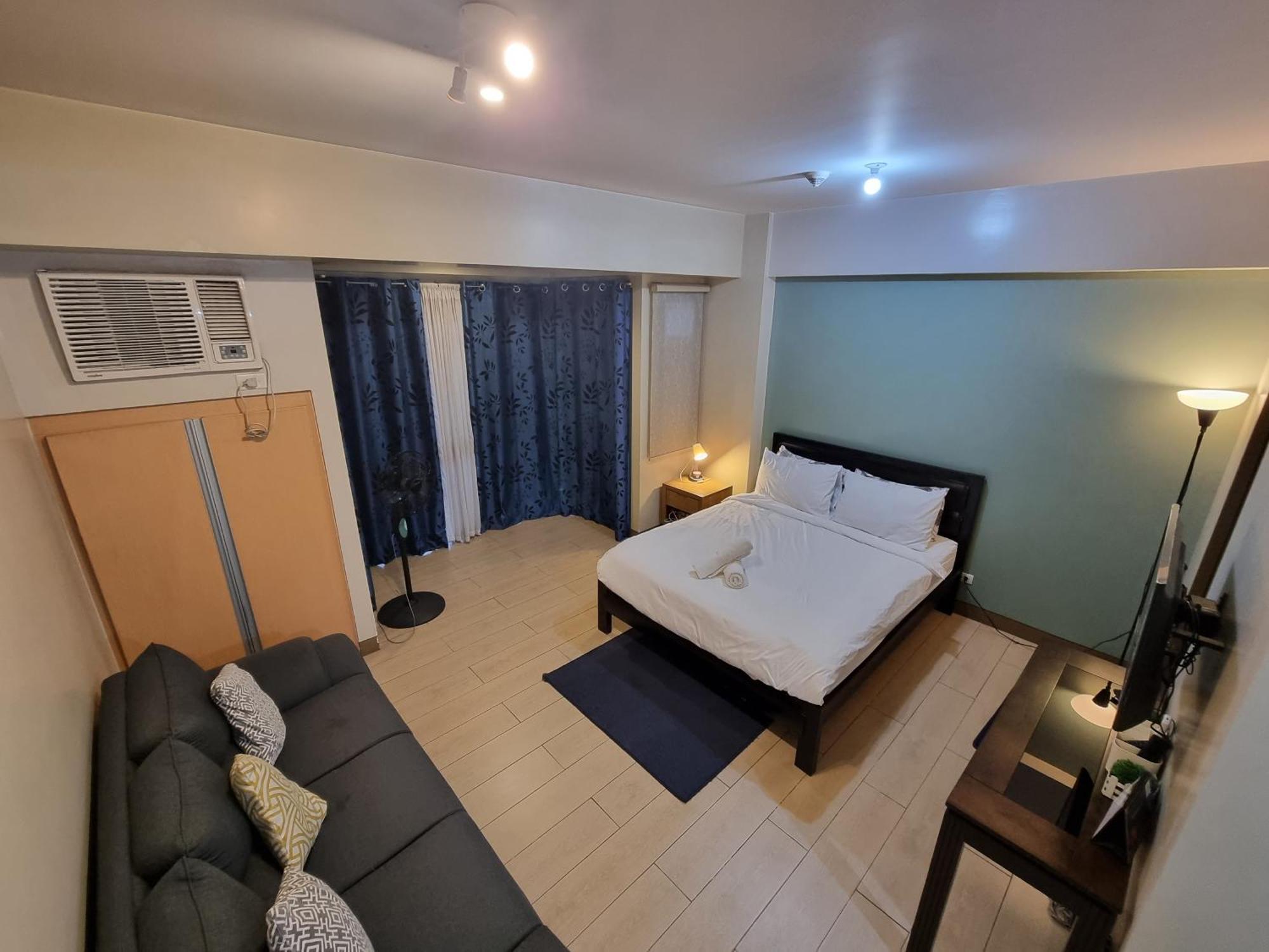 Palm Tree Condos Near Mnl Airport Terminal 3 By Elr Manila Room photo