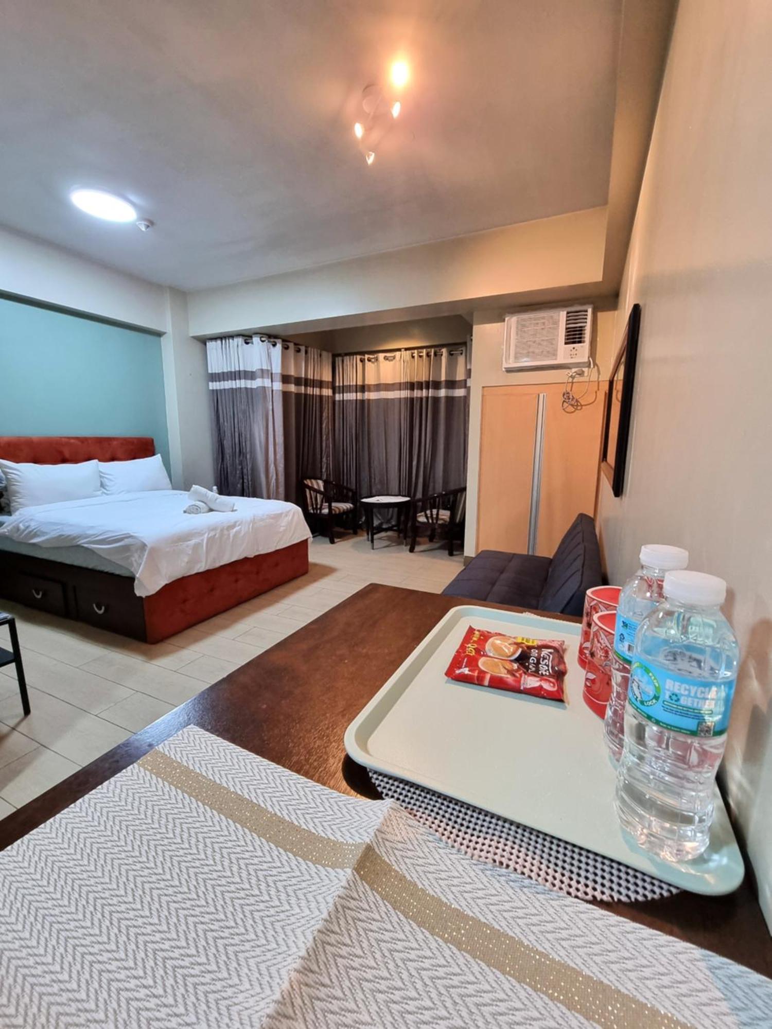 Palm Tree Condos Near Mnl Airport Terminal 3 By Elr Manila Exterior photo