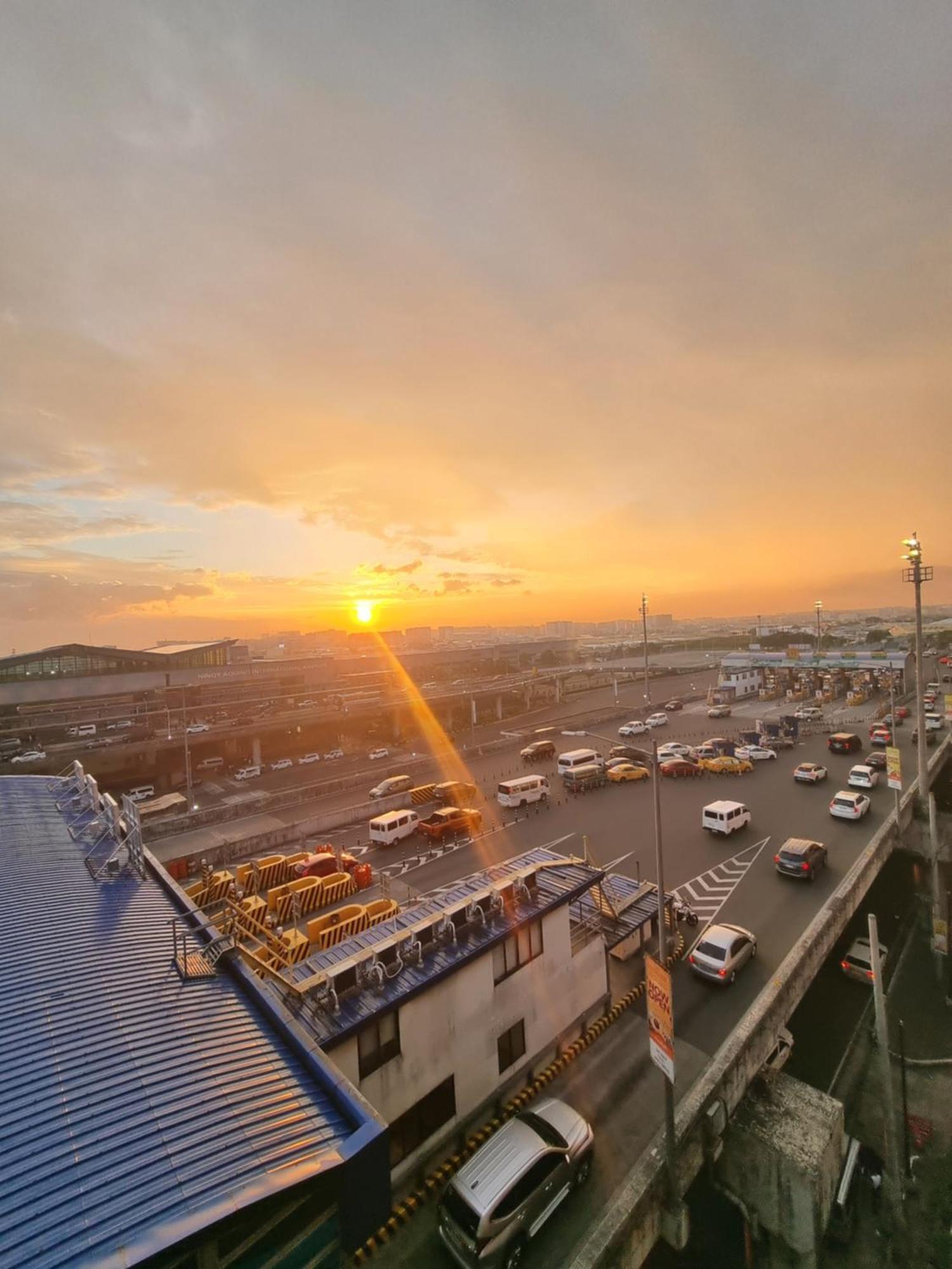 Palm Tree Condos Near Mnl Airport Terminal 3 By Elr Manila Exterior photo